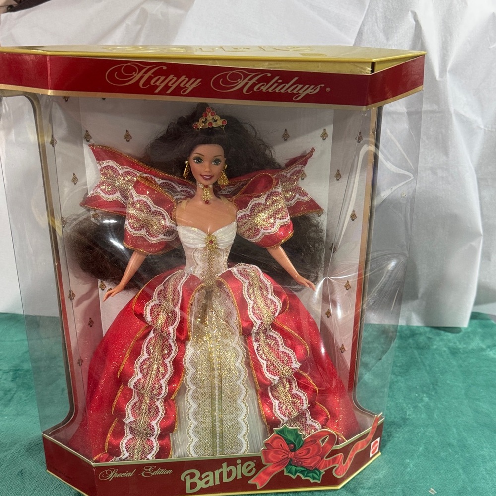 1995 Barbie Holiday Special Edition Doll in Red, Gold